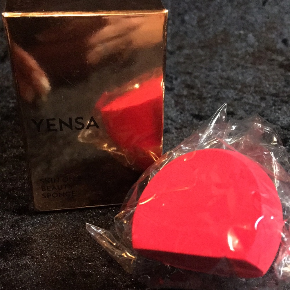 NIB Yensa Skin on Skin Beauty Sponge